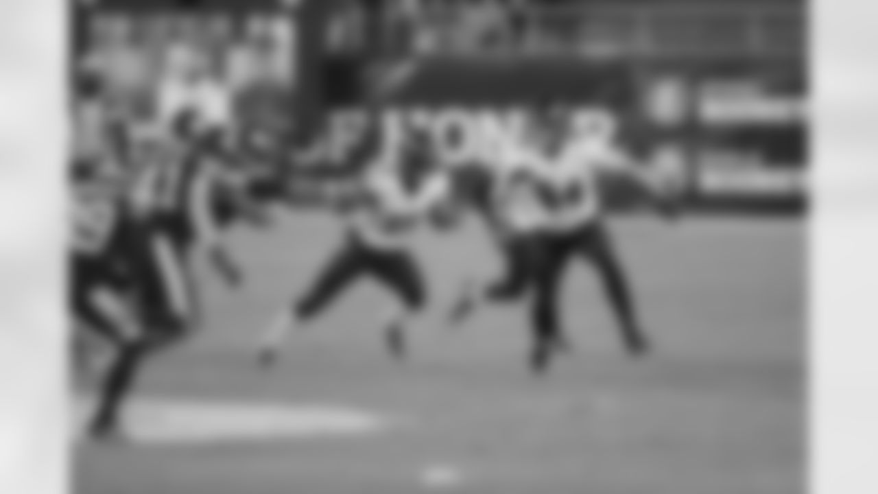 RB Gus Edwards and TE Sean Culkin
Week 12 | Baltimore Ravens at Pittsburgh Steelers | December 2, 2020 | Heinz Field