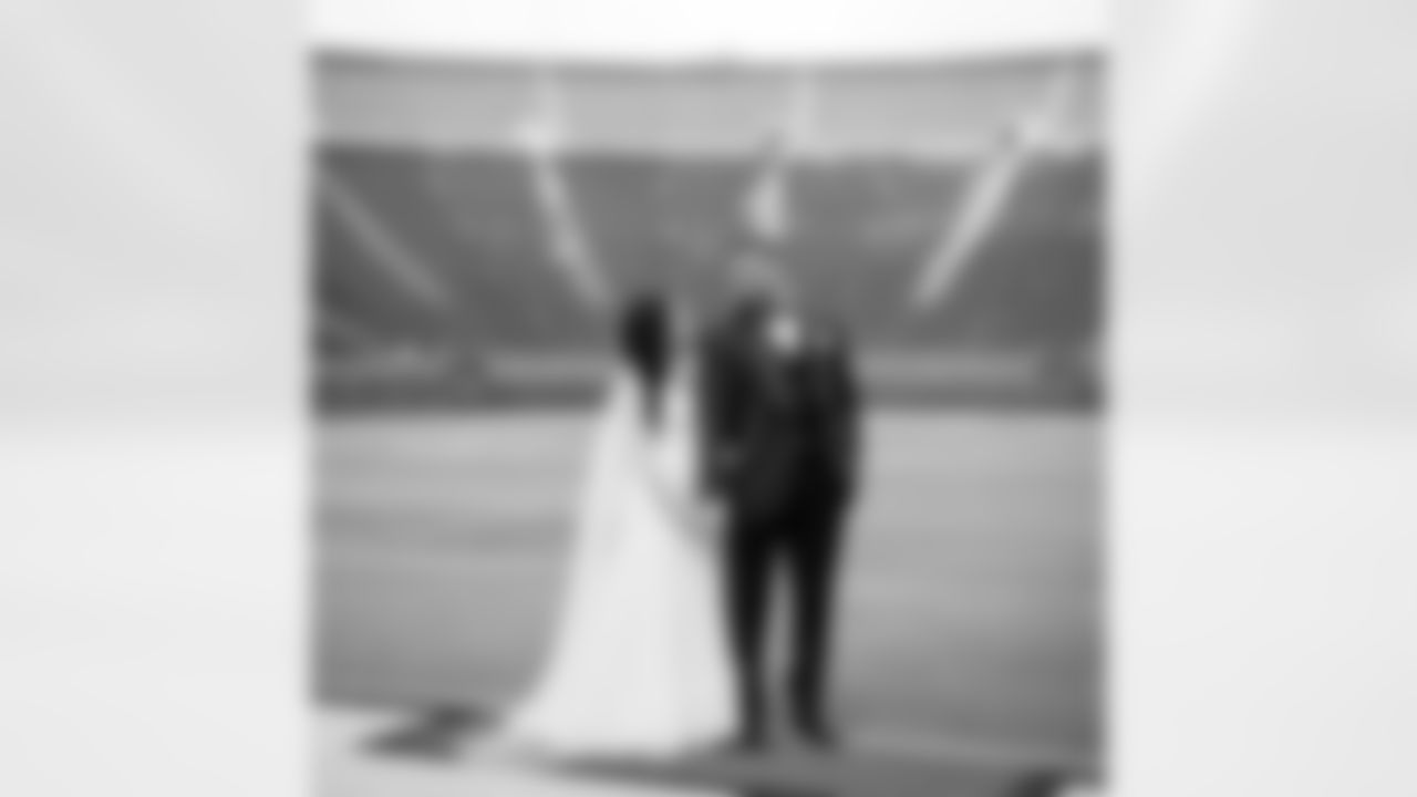 Chris Wormley [big_worm43] #wormwednesday
Ft. Mrs. Wormley