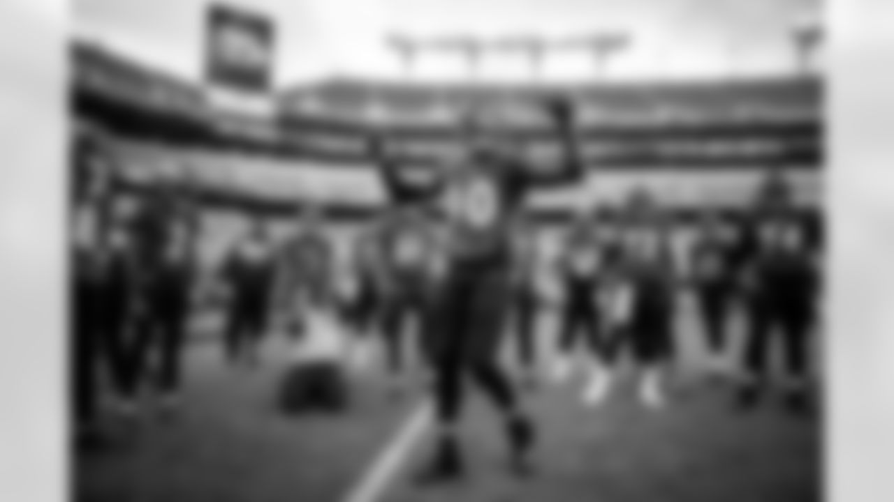 LB Pernell McPhee