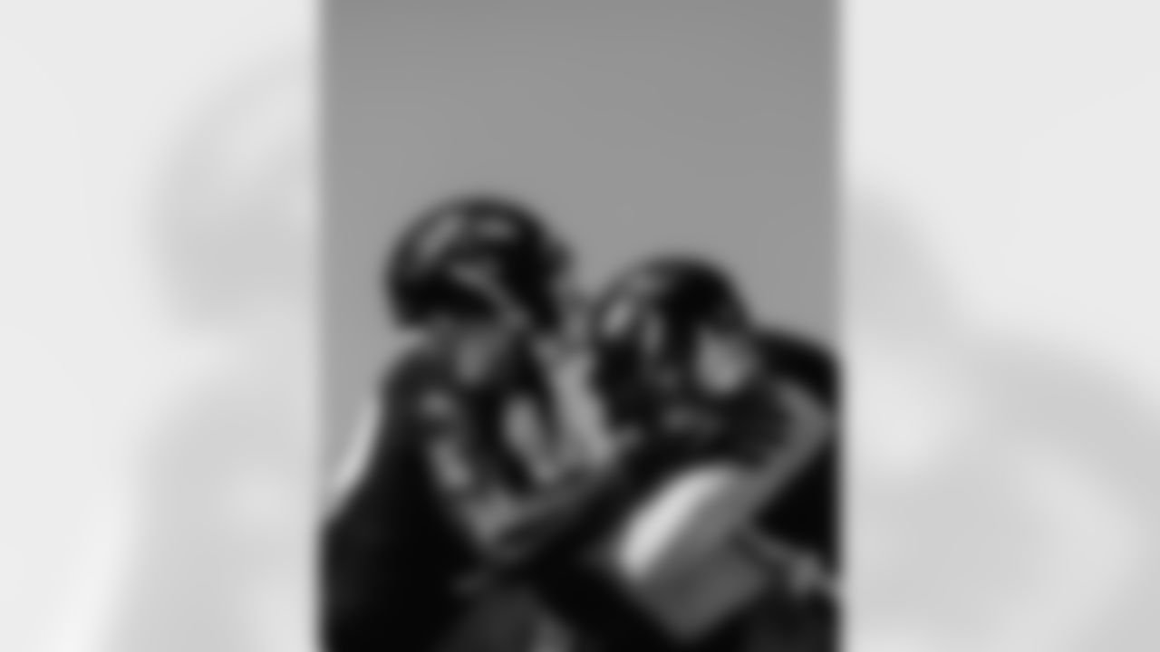 OLB Daelin Hayes and OLB Chris Smith