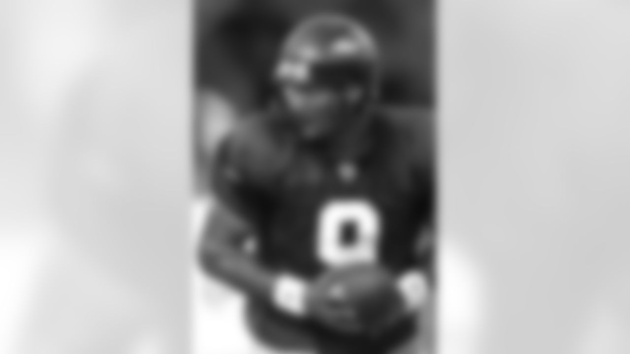 Steve McNair 2006 Training Camp action