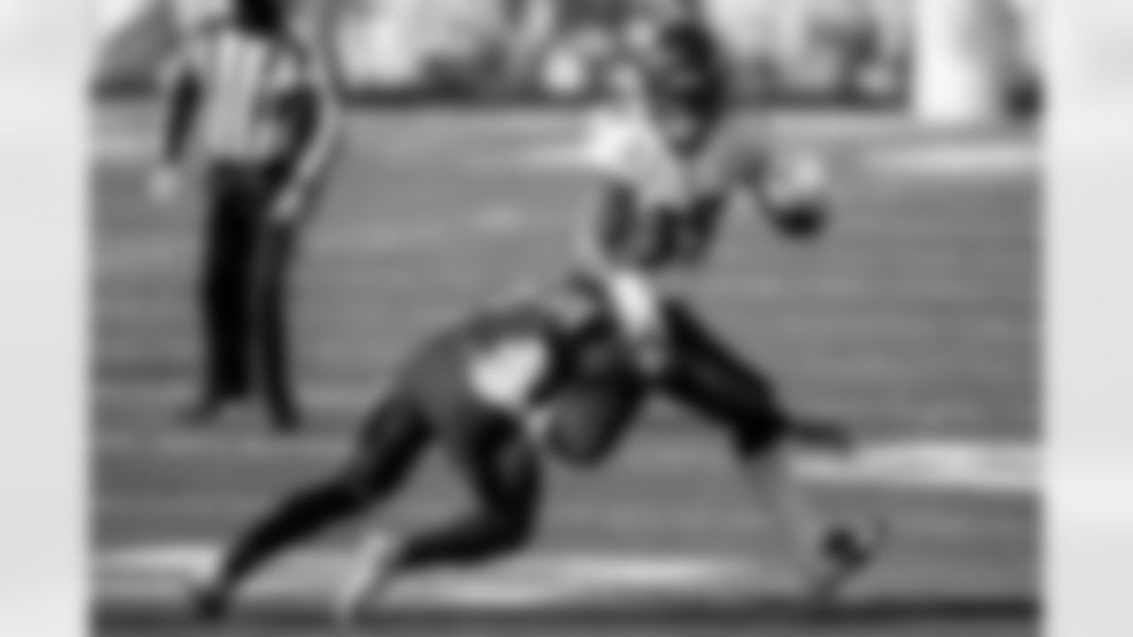 RB Gus Edwards