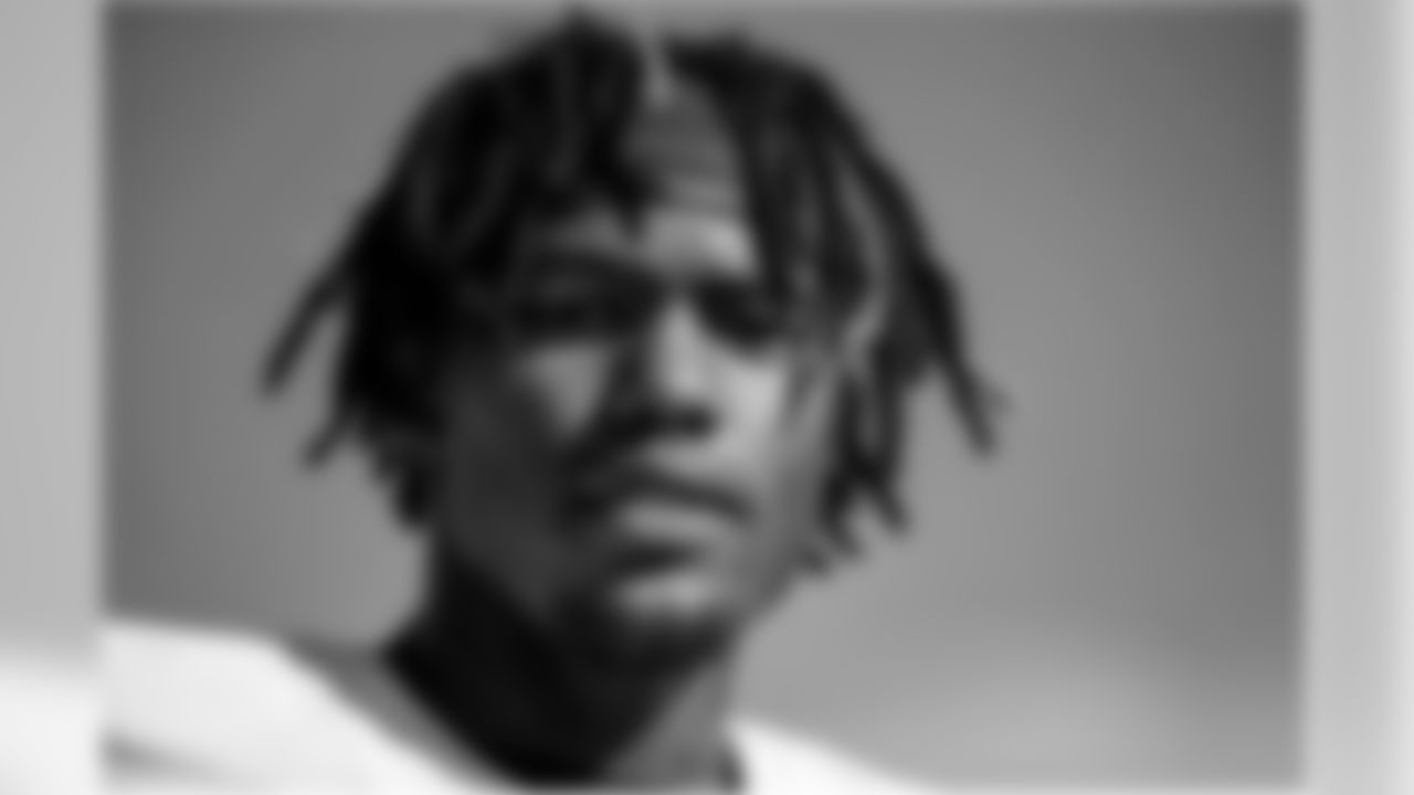 @cyjonesjr (Cyrus Jones) "Every time I hit the ground I bounce back like round ball!" -HOV #finao