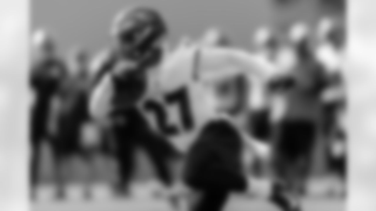 J.K. Dobbins Has Sure Hands
We know Dobbins is an electrifying runner, but he's determined to be a serious threat as a pass-catcher out of the backfield. The second-year running back looked good as a receiver all week, and adding him to the passing game mix will only make Baltimore's offense more dangerous.