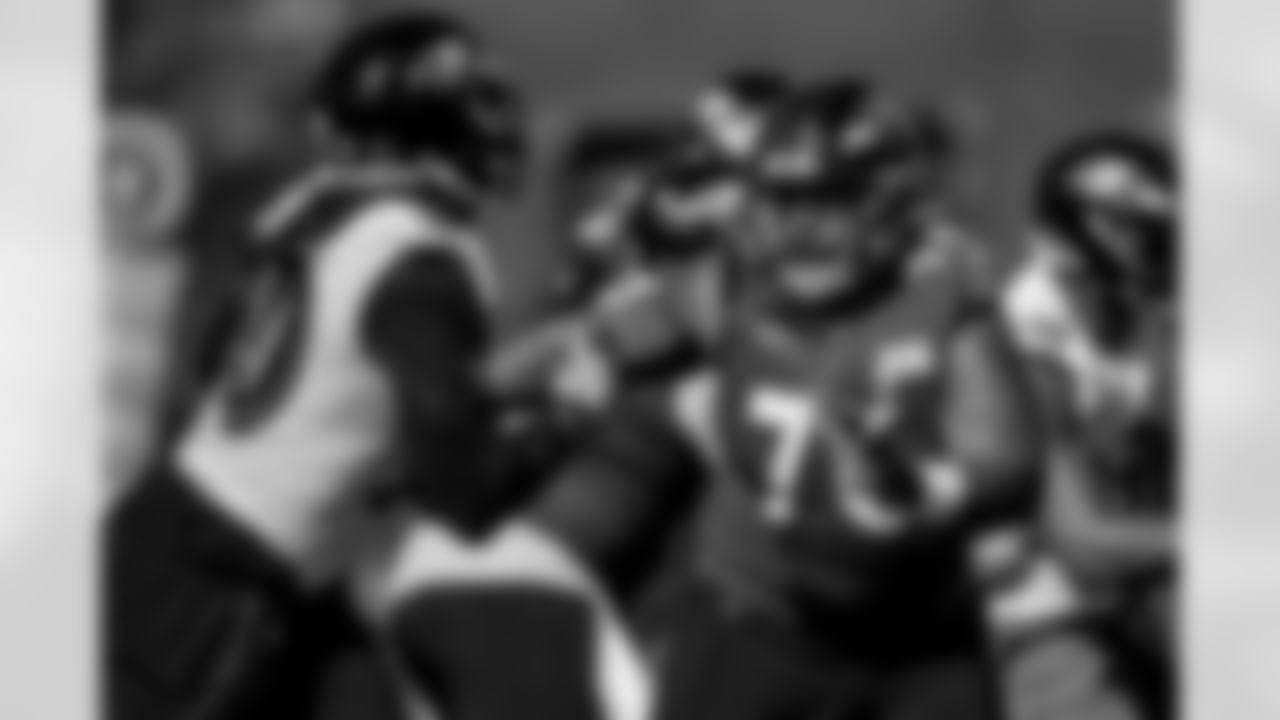 OT Andre Smith