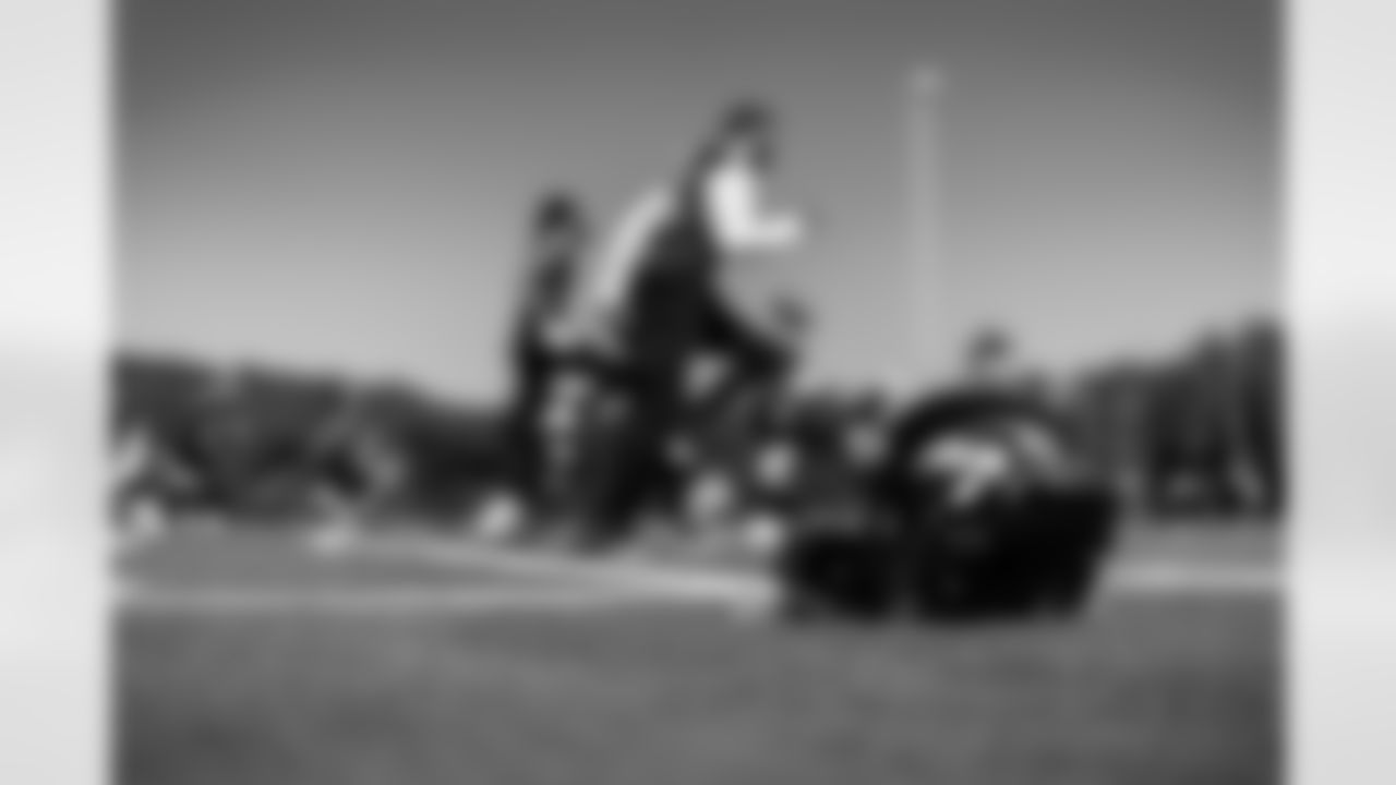 DE Chris Ward
1997 Draft - Round 7, Pick 205