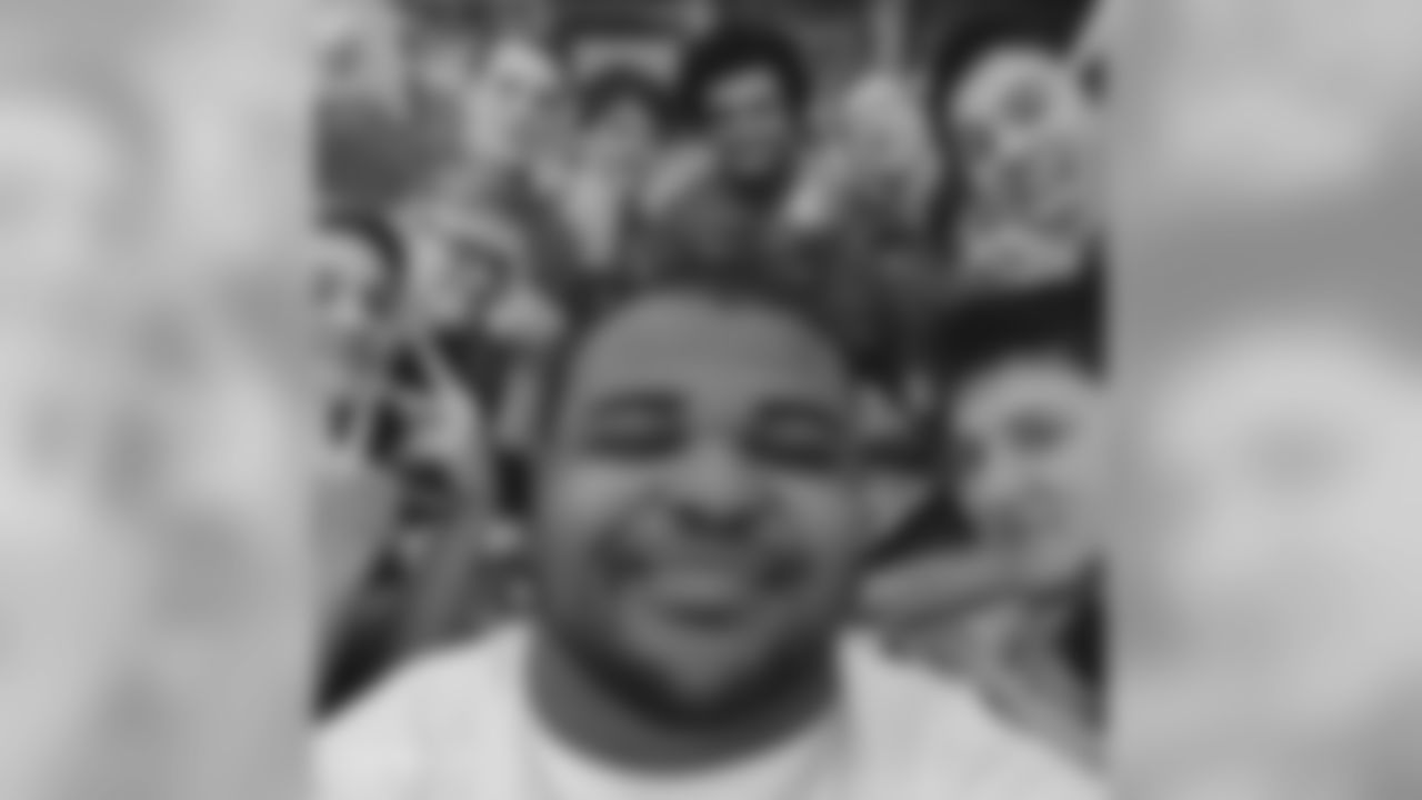 brandonw66[Brandon Williams]:Chilling with the fellas for lunch @kaden33