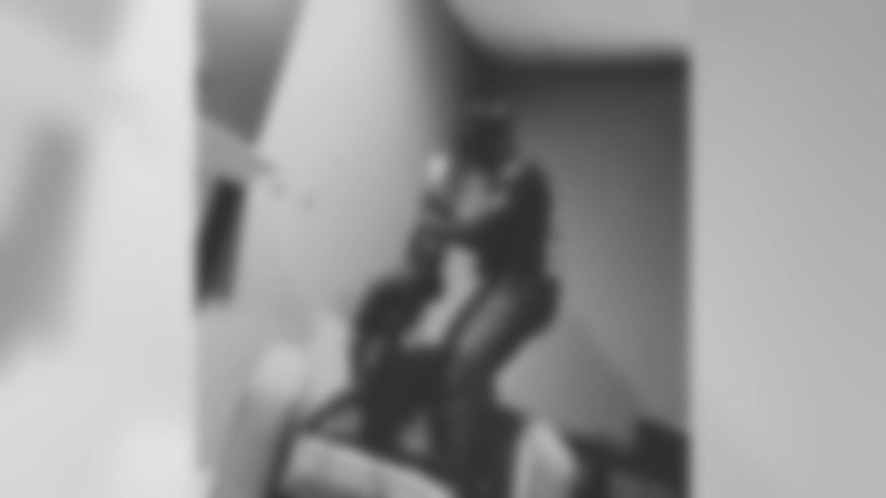 Ravens [Baltimore Ravens]: Player photobombs are the best.