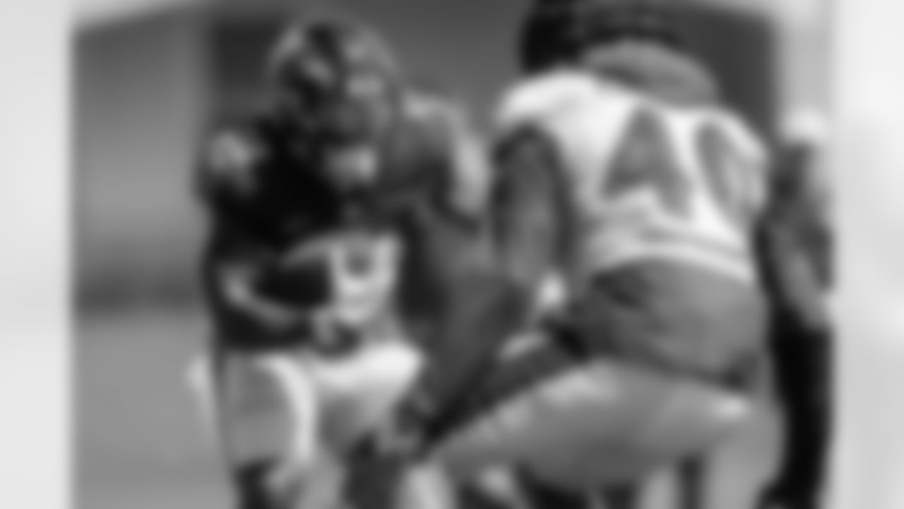 RB Mike Davis