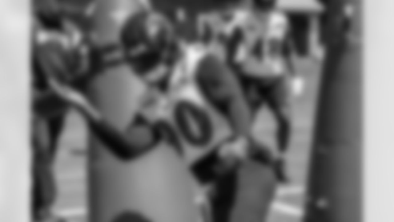 OLB David Ojabo
Ojabo is in position to be one of the Ravens' top pass rushers, and he's showing a variety of different moves to get to the quarterback.