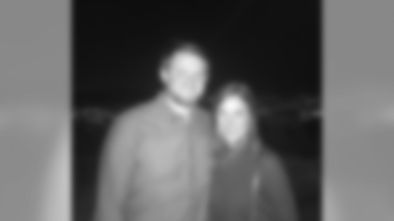 cmorgancox[Morgan Cox]: Happy Valentines Day to my amazing wife and best friend