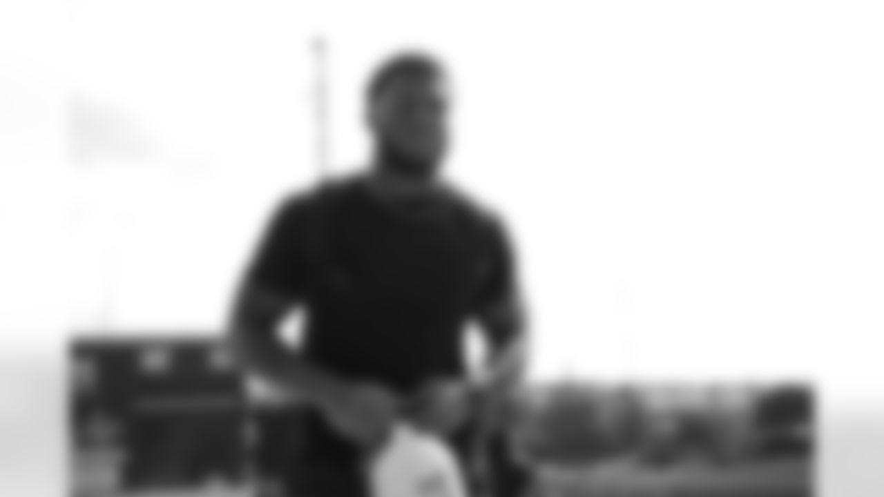 OLB Malik Hamm