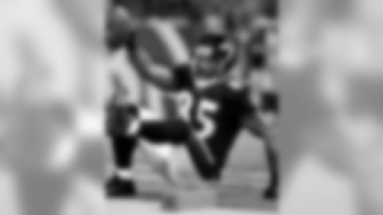Images from the Ravens' 31-7 win over the visiting Chicago Bears in Week 15. The Ravens took an early lead in the snow-delayed game and never looked back as quarterback Joe Flacco threw four touchdowns and the defense didn't allow a Chicago score.