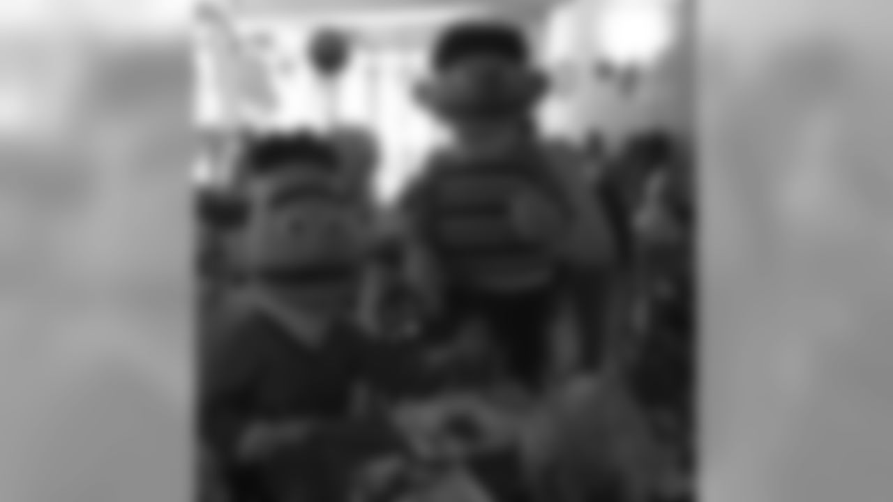 im_klewis23 [Kendrick Lewis]: Bert and Ernie with my Princess at Breakfast