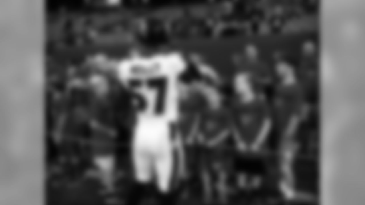 mosley32[C.J. Mosley]: Met some young #BAMA fans before the game! Roll tide