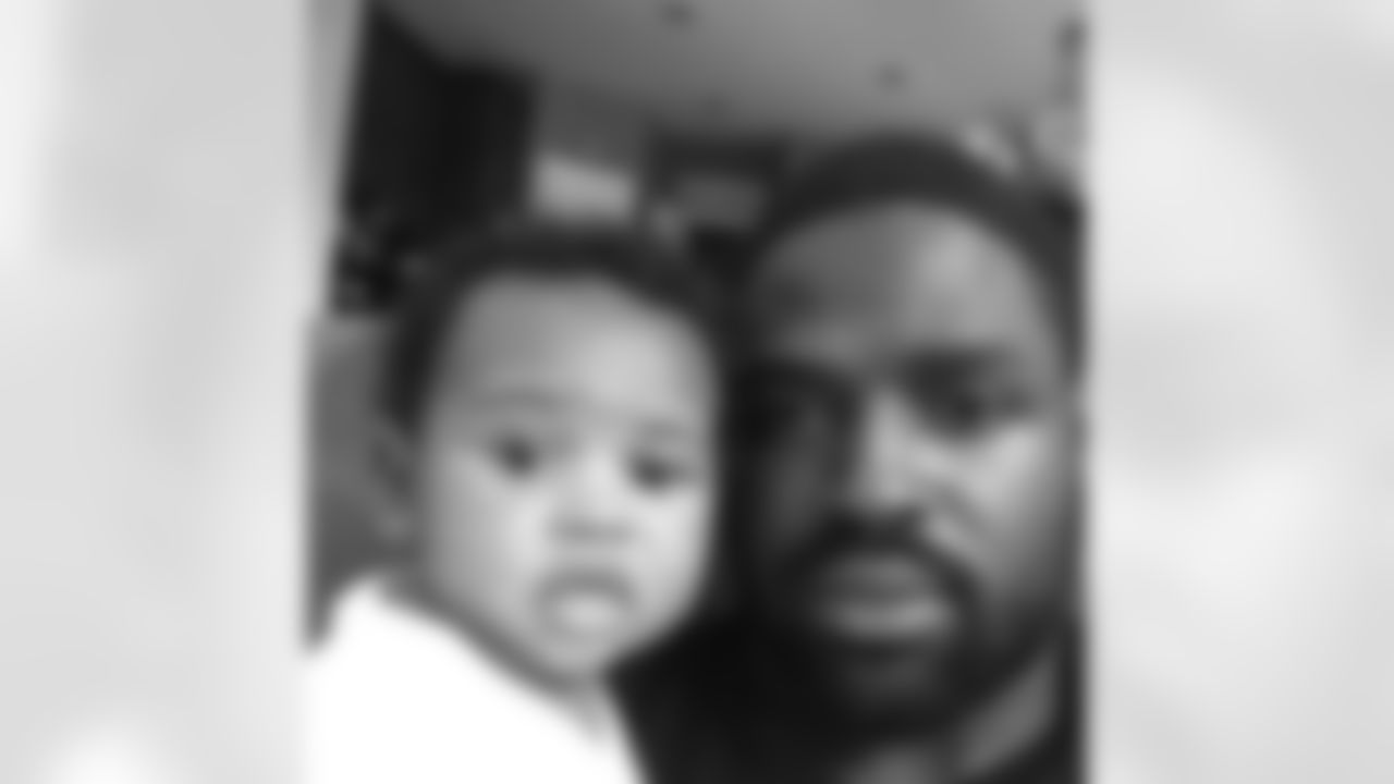 torreysmithwr [Torrey Smith]: Enjoying my last night with this guy before camp