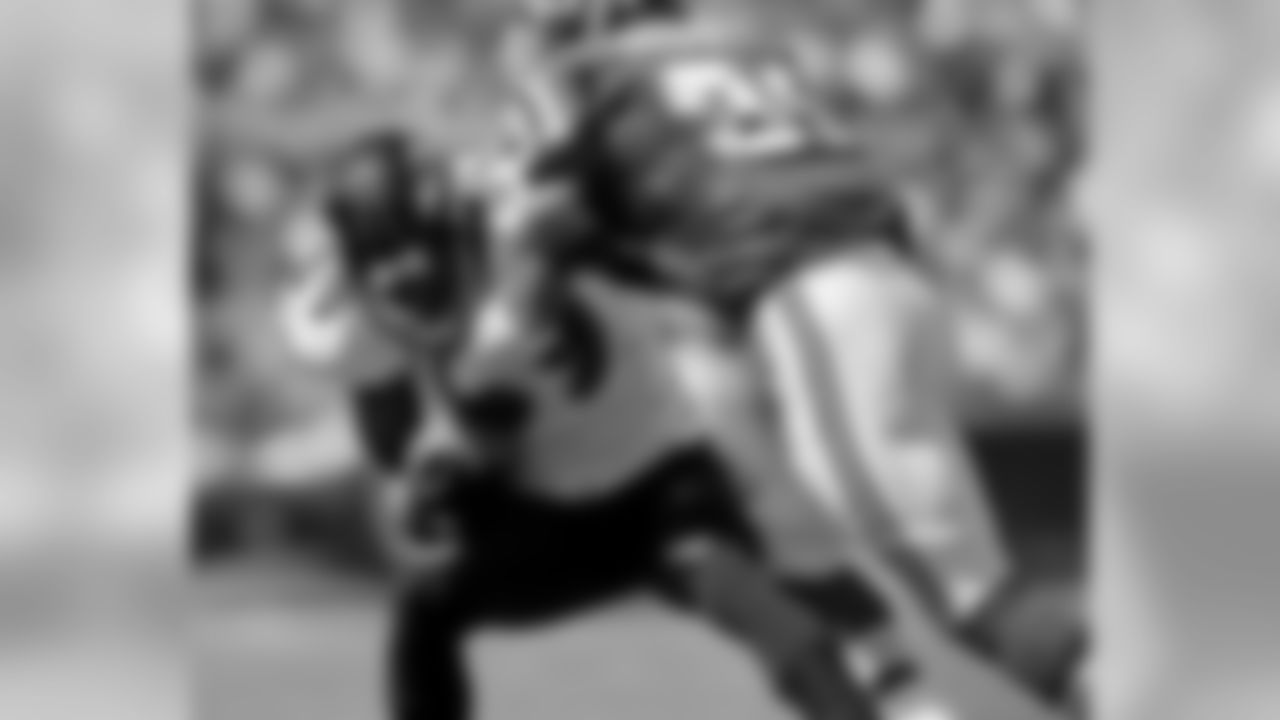 Images from the Ravens' 38-24 win over the Kansas City Chiefs in Week 1 of the 2009 regular season.