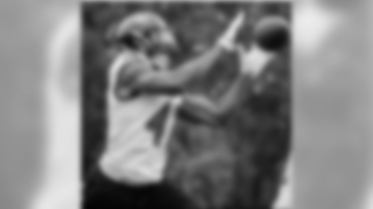 loko4bolo [Boseko Lokombo] There's a lot things out there in the world that will bring you down, the world can be a messed up place.