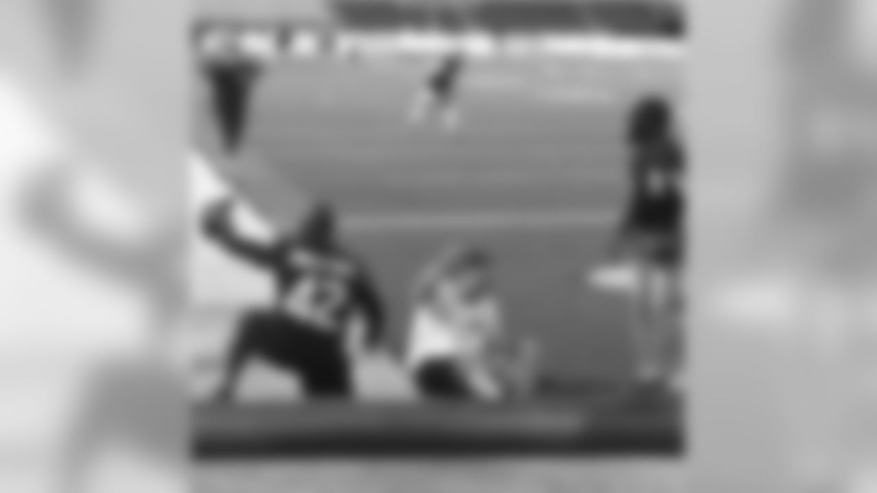 l_webb21[Lardarius Webb]:We had a blast! Philip Supernaw with the inside the park homerun! #TheSlideHome