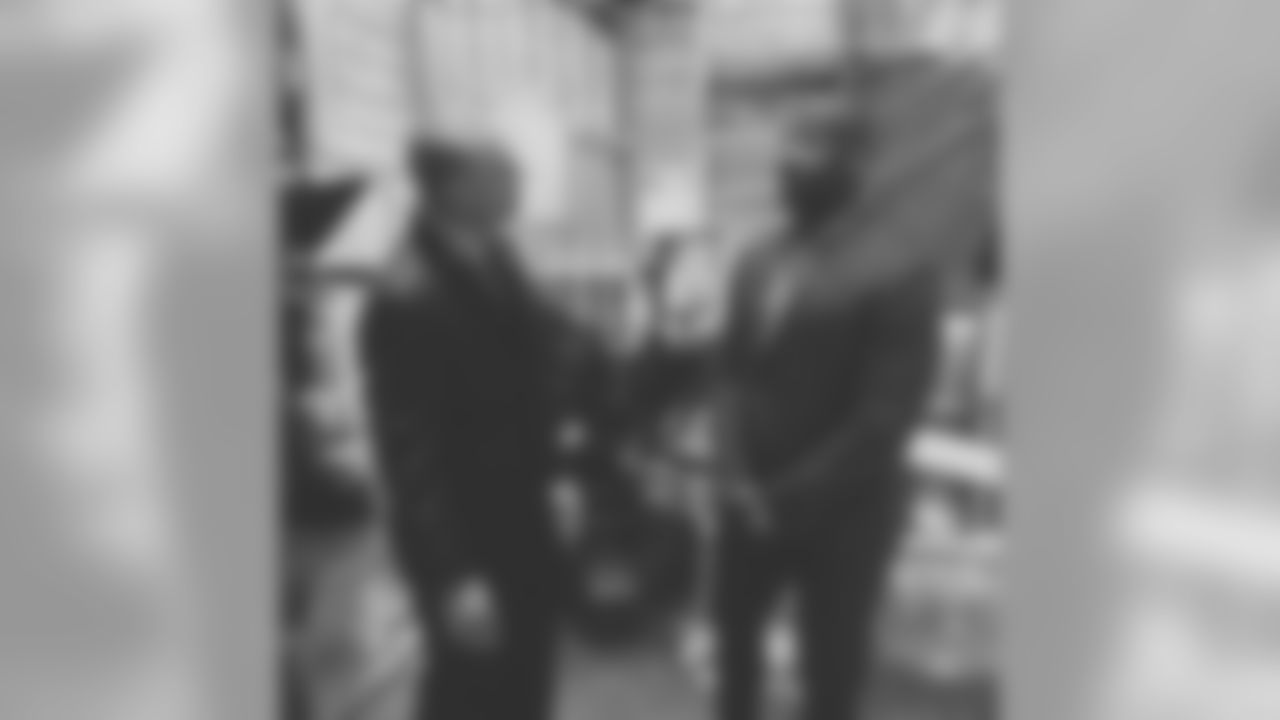 elvis.dumervil [Elvis Dumervil]: Talking technique with Coach Herm. #TBT