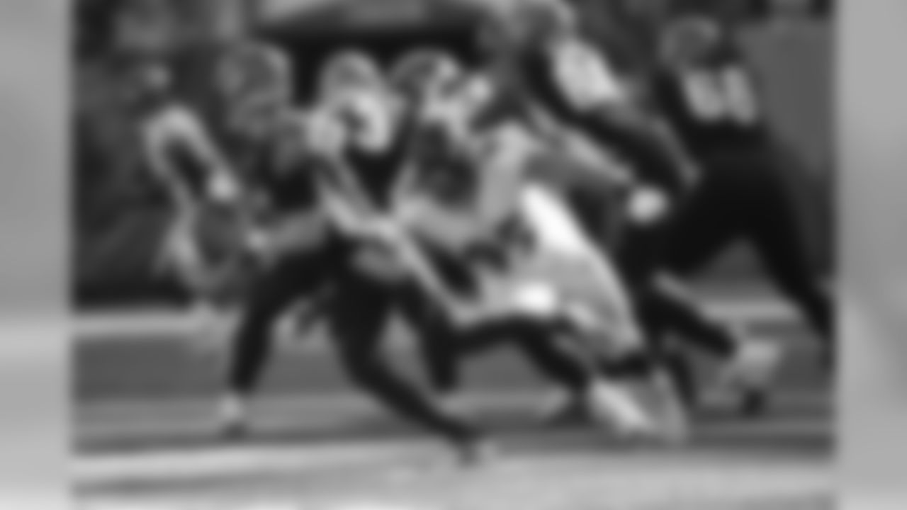 DT Zach Sieler