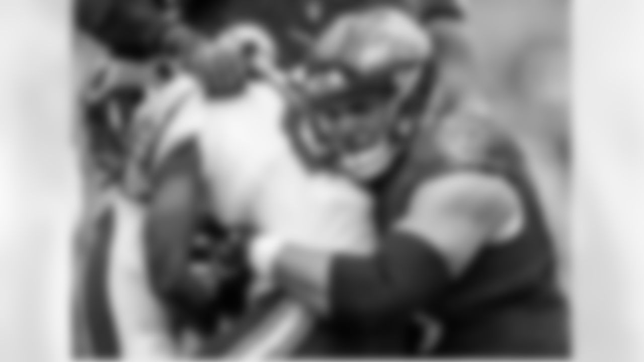 big_worm43 [Chris Wormley] "If you think I'mma quit before I die dream on"  #wormwednesday