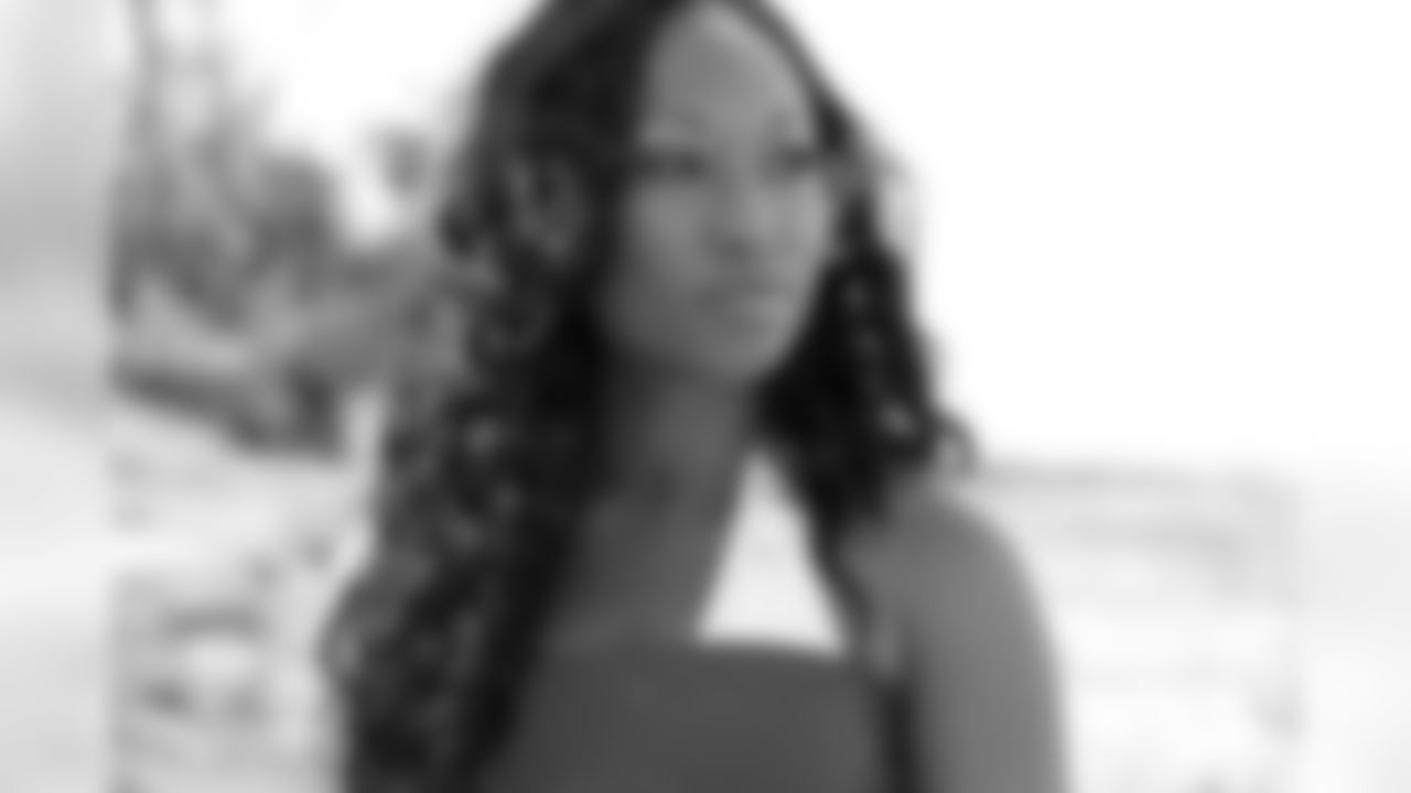 Behind the scenes photos from Day 6 of the 2010 Spring Fling and the Ravens Cheerleader Swimsuit Calendar Shoot. (Photo by Jill Fannon). Find more photos at facebook.com/baltimoreravens.