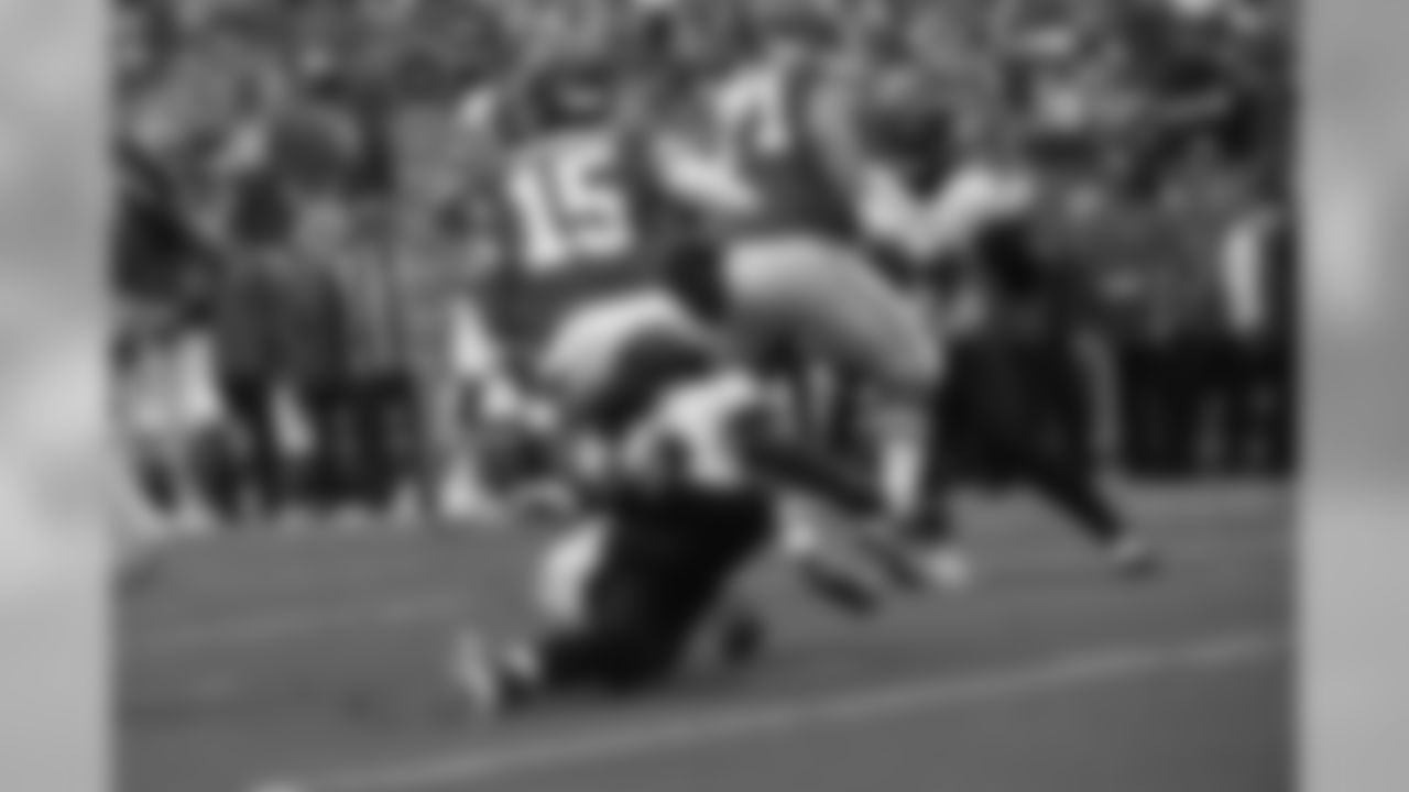 LB Pernell McPhee