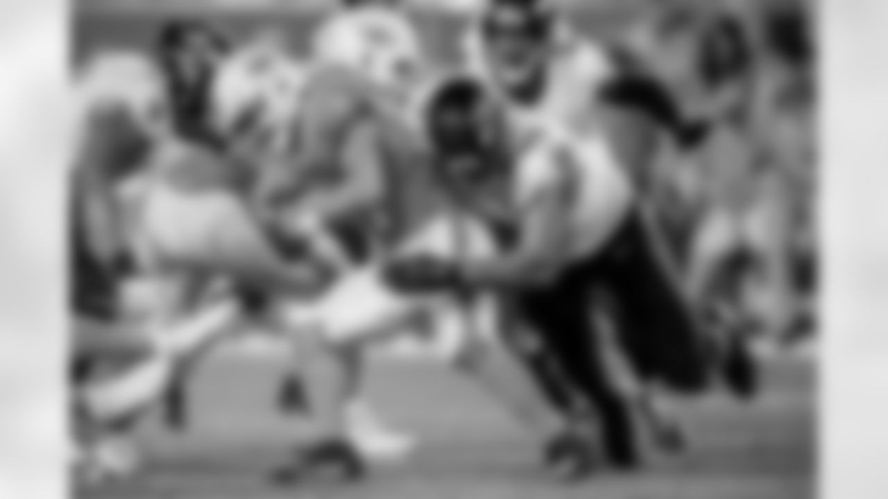 DE Calais Campbell
