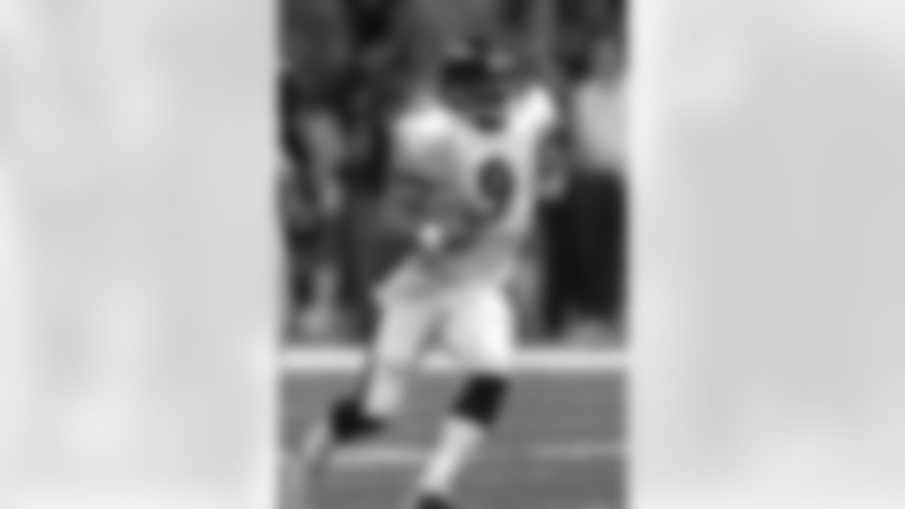 Steve McNair game action from the 2006 season.