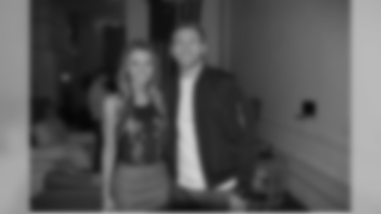 juicecheck44 [Kyle Juszczyk]: Being someone's Valentine is about dressing in the same color scheme. Happy Valentine's Day to my stylist and the love of my life! You make everything in my world better!