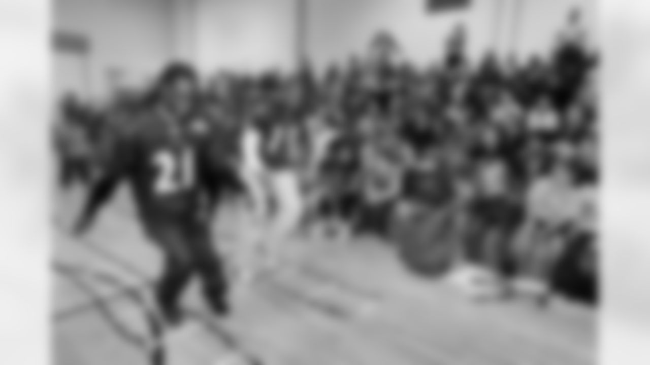 More than 250 sixth-graders at Cockeysville Middle School and Mayfield Woods Middle took the Play 60 Challenge with Ravens players Ray Rice, Kelley Washington and Lardarius Webb on Oct. 13, 2009.