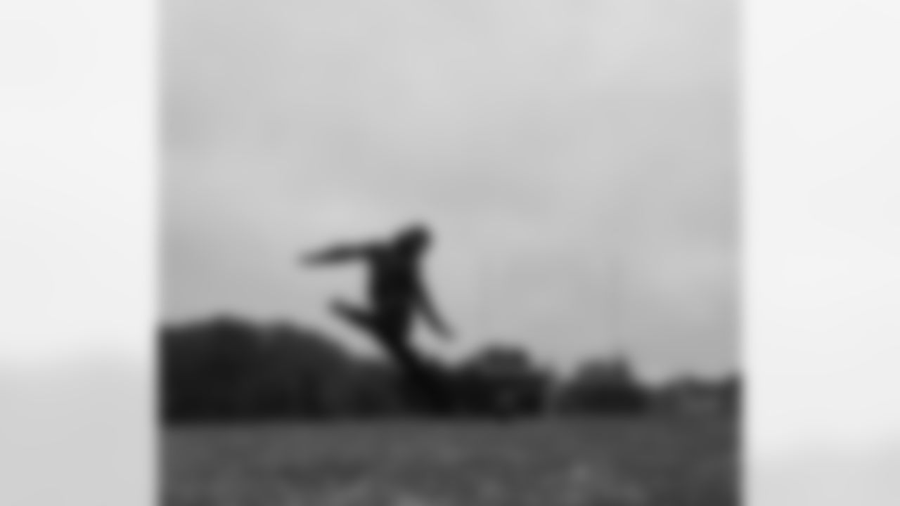 jtuck9[Justin Tucker]: Back at it! Good day to work on hitting that AFC North ball, steady crosswinds all morning.