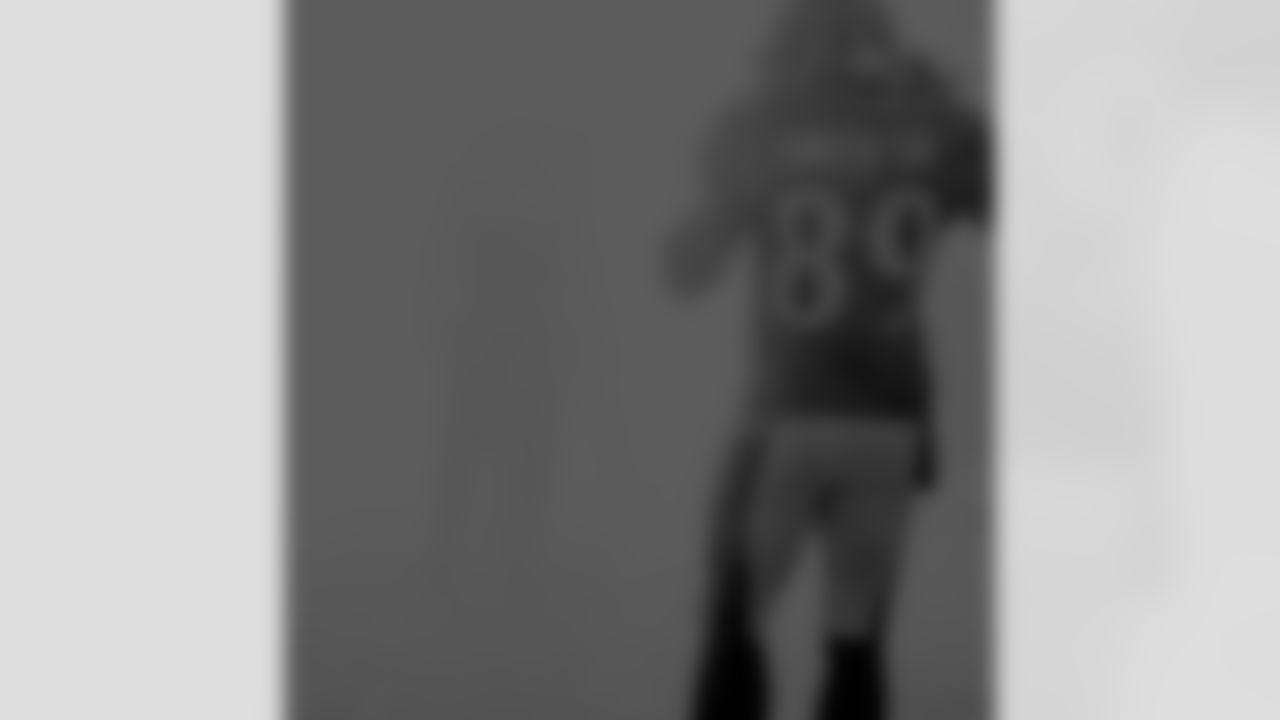 aceandsmitty [Steve Smiith Sr.]: I rely on the Lord to light my path!!! Walking in the dark is hard because you have to walk by faith!!! Pushing you to grow spiritually