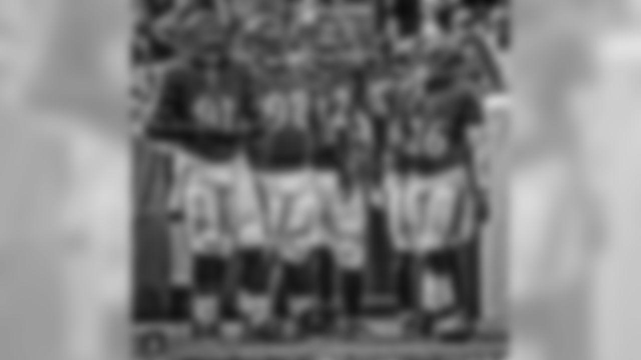 c.upshaw_91[Courtney Upshaw]: About that time! #ravennation #teamUpshaw