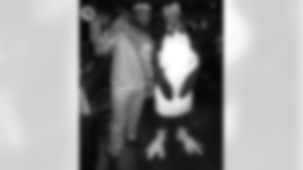 terrancewestbwi [Terrance West]: Me and big bro Smiittttyyyyyyyy 89 in the building. Yup I'm disrespectful by stepping on his happy feet #Halloween2016