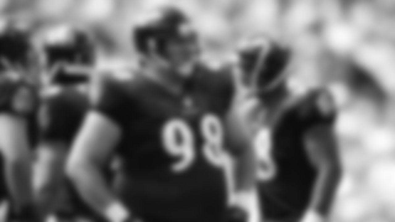DT – Tony Siragusa (1997-2001)
Siragusa was anything but quiet. One of the Ravens' best and funniest characters in franchise history, Siragusa became a fan favorite. He was also a favorite of his linebackers because Siragusa swallowed up so many blockers, joining Sam Adams to create an absolute wall up front for the Ravens' Super Bowl XXXV defense that was nearly impossible to run against.