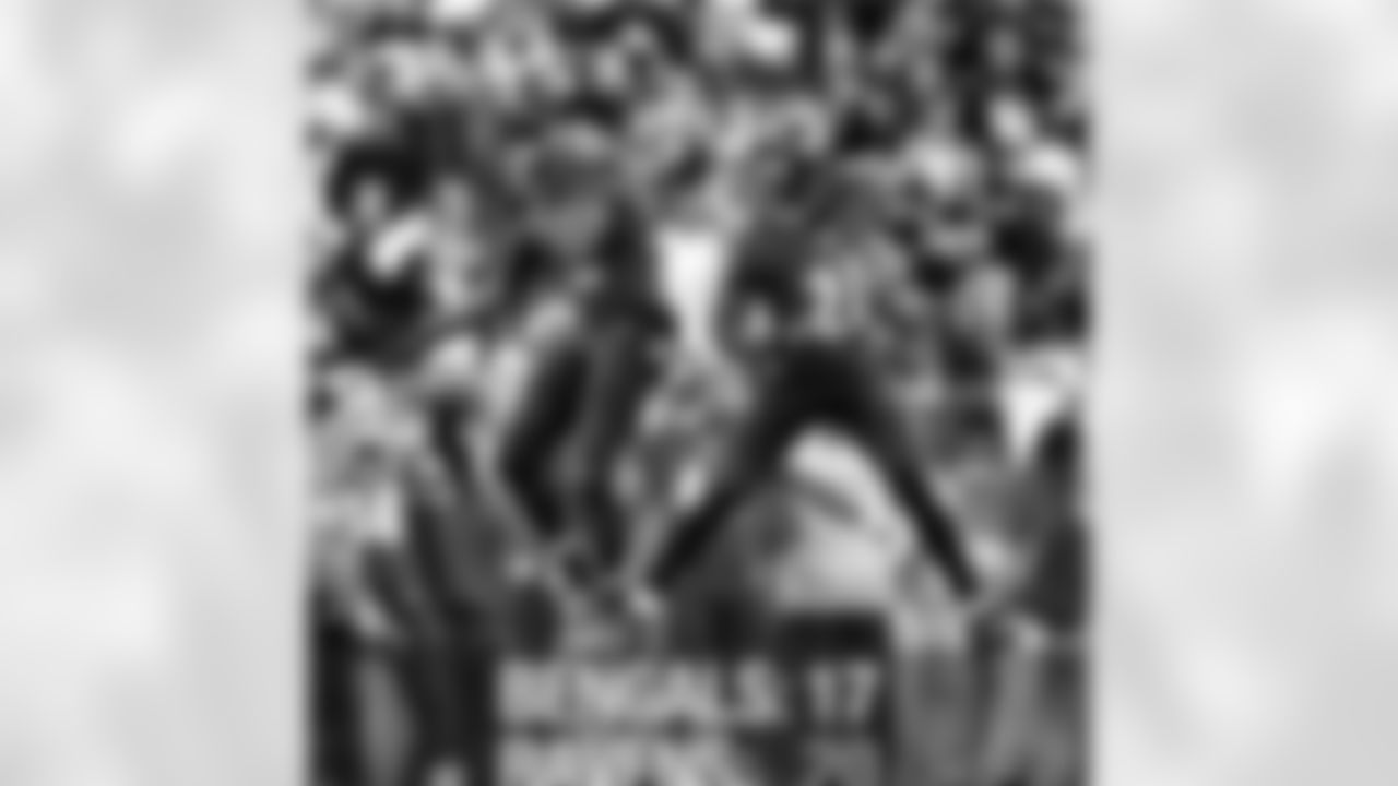 diggz32 [James Ihedigbo]: @l_webb21 [Lardarius Webb] An Myself Flyin High!!! Great Game today broham!! #BallSoHardUniversity #ravennation #salute #VeteranStrong