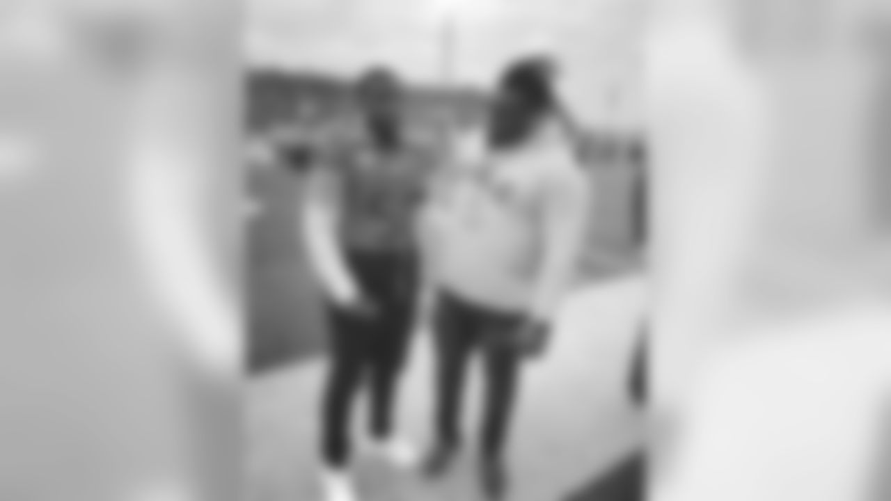 mpierce_97 [Michael Pierce] SENIOR BOWL SATURDAY....