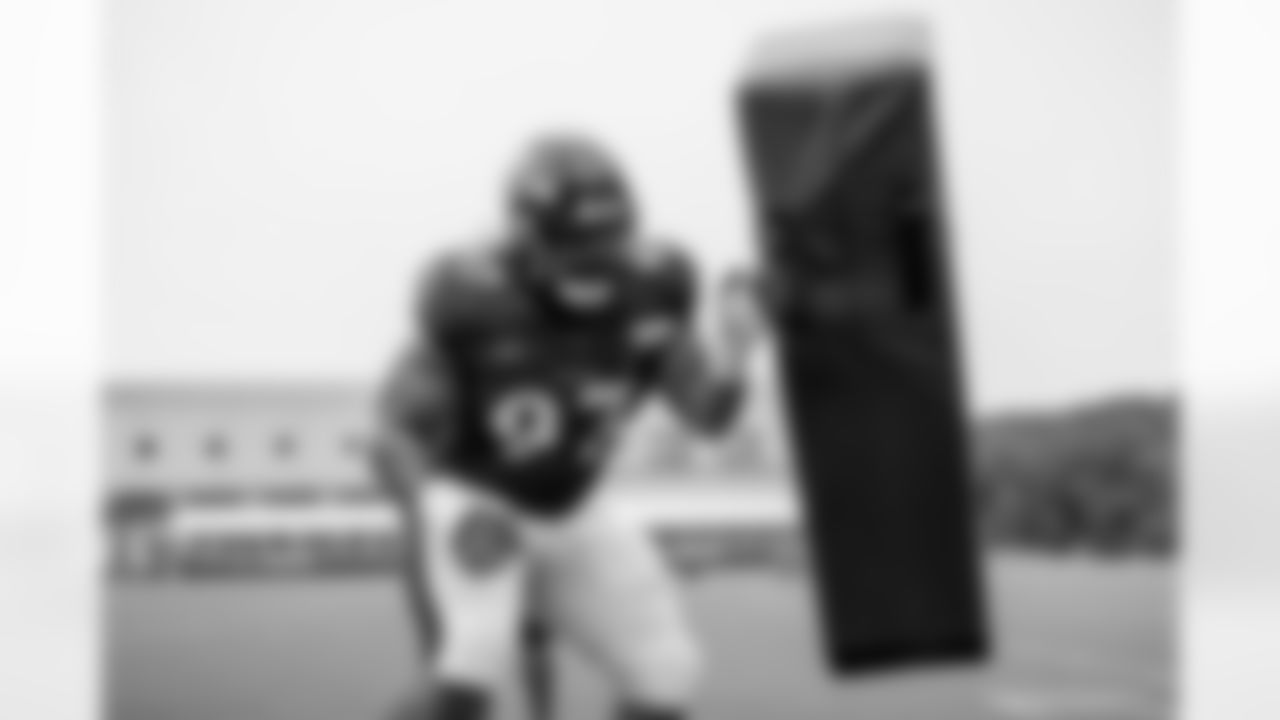 DT Aaron Crawford