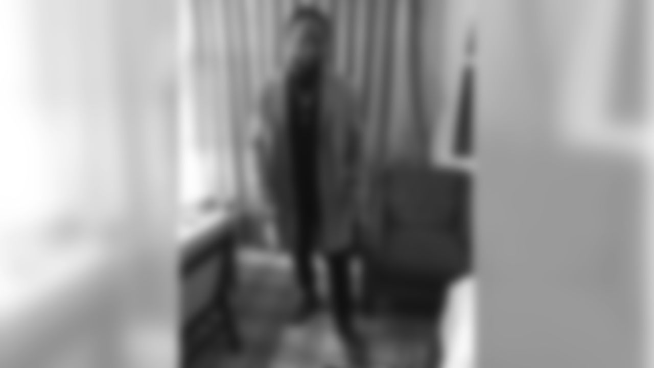 bone28 [Kenneth Dixon]: Thought for Friday.Being challenged in life is inevitable. Being defeated is optional.#A decision without action is nothing.. #keepyourheadup #fight #godspeed