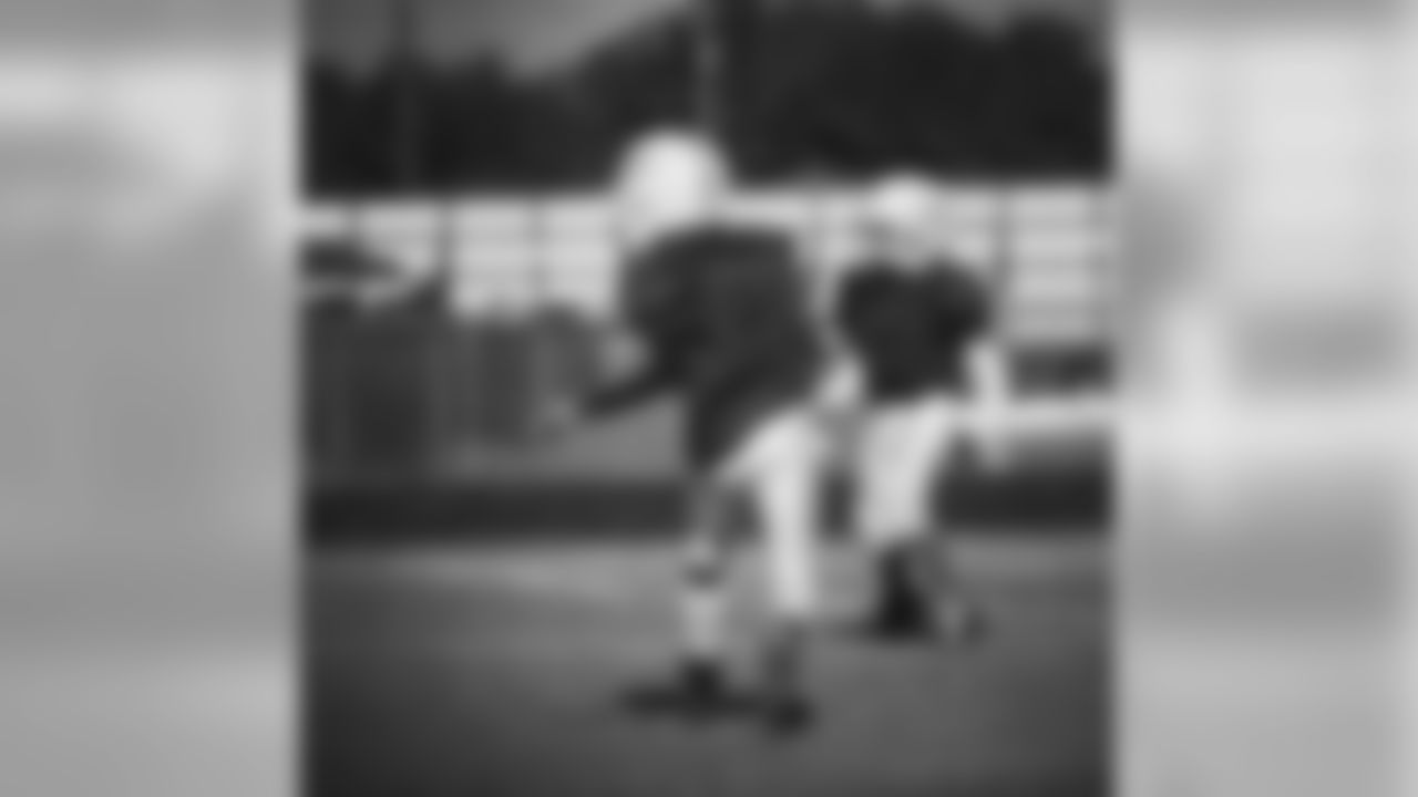 l_webb21[Lardarius Webb]:My baby had 4 touchdowns today! Hit the like button to show him love!! #WebbJr #Walking