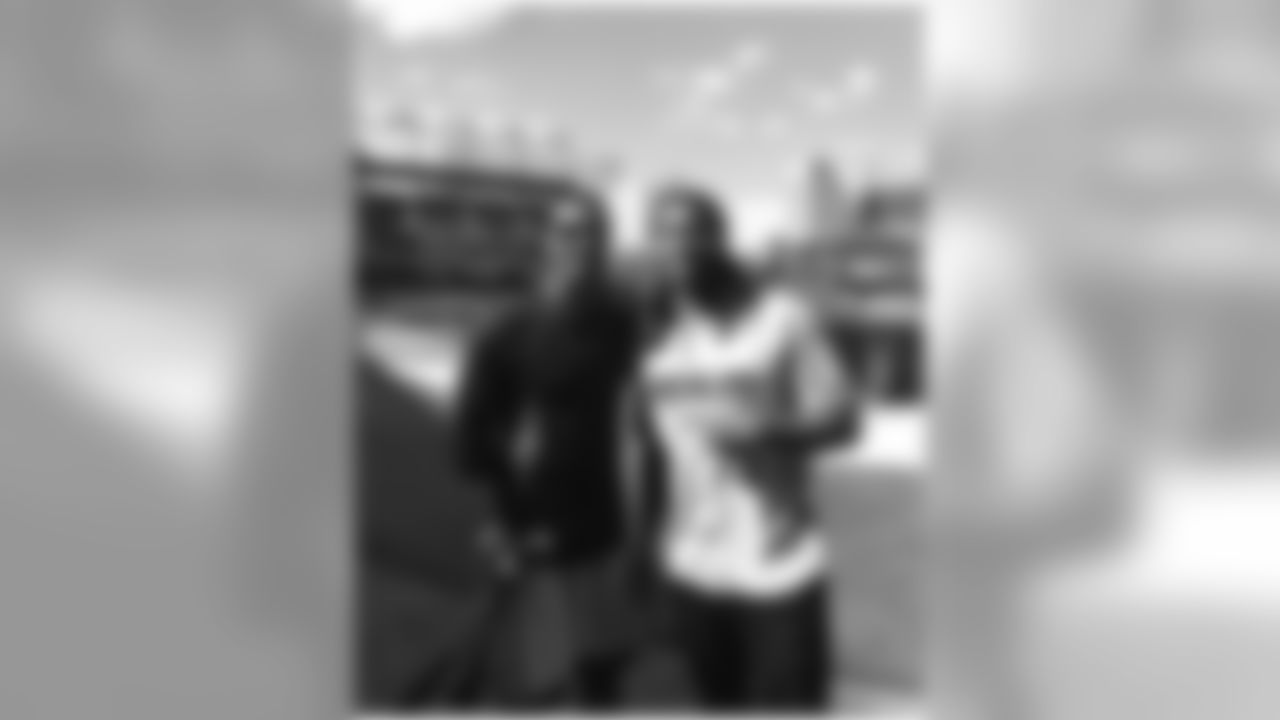 svage_soldado [Tim Williams] Orioles Game today. Met @simplyaj10 real solid dude.. words of encouragement