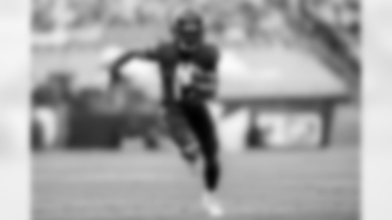 WR Marquise Brown