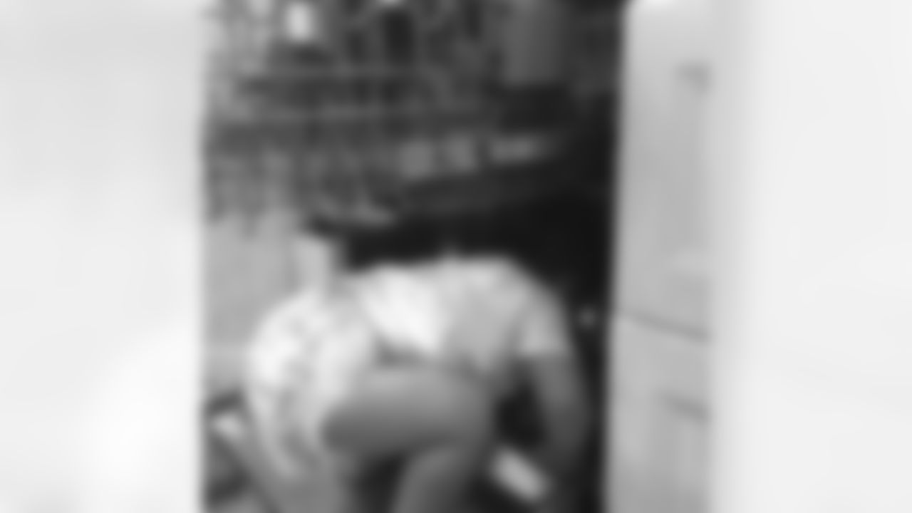 aceandsmitty[Steve Smith Sr.]: Deuce trying to help with the dishes