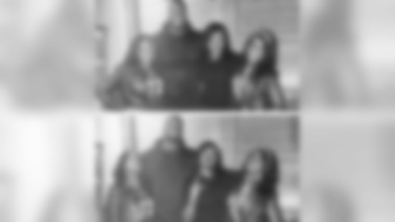 koseven2[Kelechi Osemele]: Straight Up #Family #CantKillOurVibe #Clownin #DayOnes