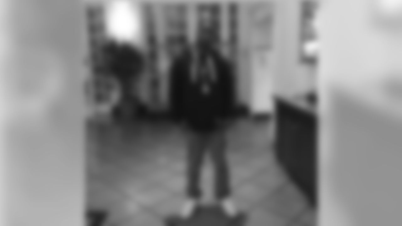 l_webb21[Lardarius Webb]:@pfsagency this is my face headed back to Bmore. Ready for next week!! #Bahamas #Paradise