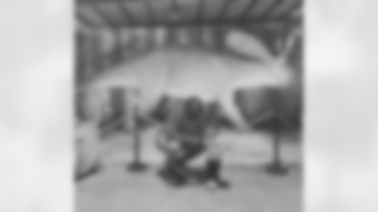 man_dammn9 [Matthew Judon] When someone crease their j's for you like this..it's real love.