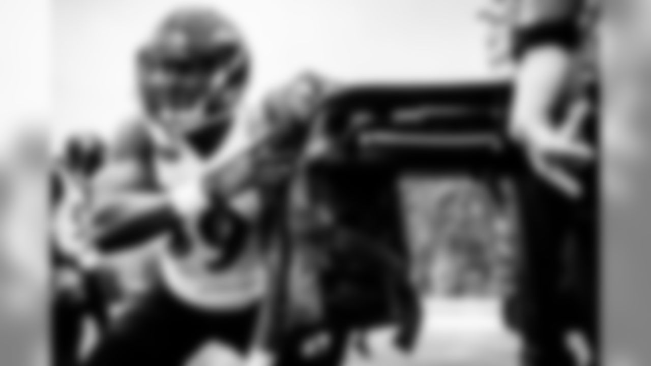 DE Myles Humphrey