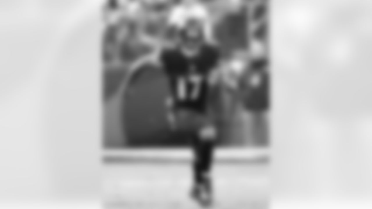 Wallace came to Baltimore with a chip on his shoulder, proclaiming he could still play after being released by the Minnesota Vikings. Wallace went from 39 catches for 473 yards and two touchdowns in 2015 to 72 receptions for 1,017 yards and four touchdowns last season. It was his first 1,000-yard season since 2011. Wallace also posted his highest average yards per catch (14.1) since 2011.